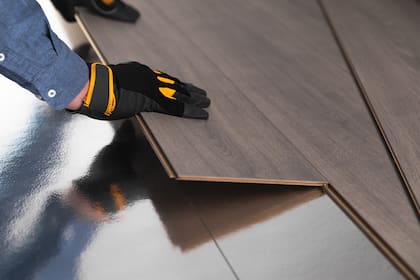 El piso flotante surge de derivados de la madera