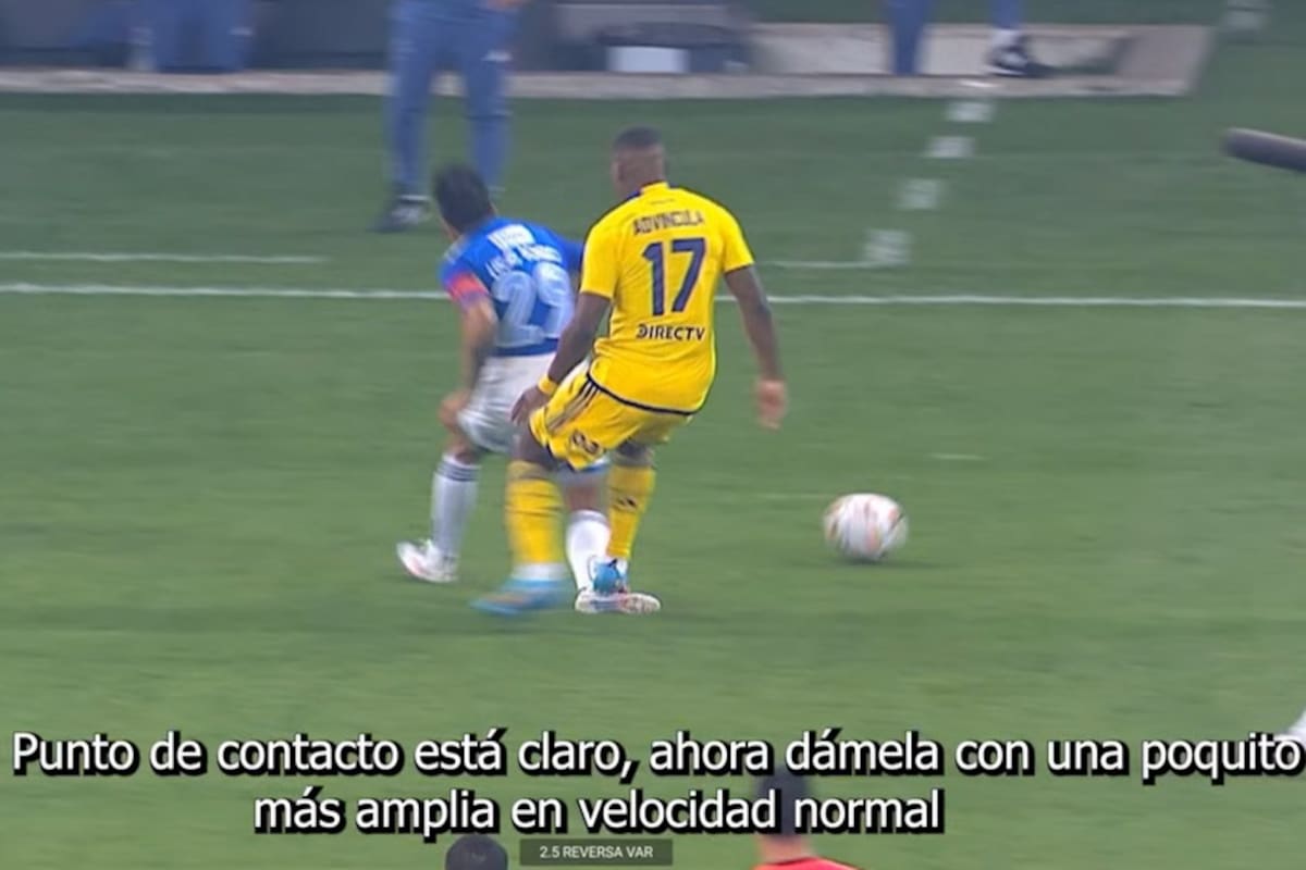 El pisotón de Advíncula sobre Romero, que determinó la expulsión del jugador de Boca