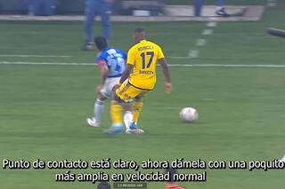 El audio del VAR en la expulsión de Advíncula y el "clip didáctico" sobre la jugada que más protestó Boca