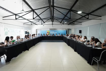 El PJ bonaerense acordó elecciones internas en marzo