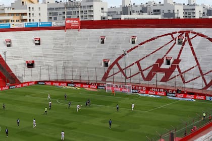 El plan de AFA contempla el regreso paulatino a los entrenamientos a mediados de mayo y el de los partidos sin público a fines de ese mes.
