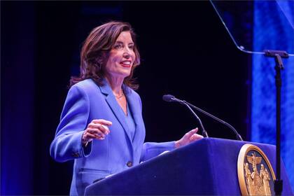 El plan de Kathy Hochul para entregar más de 50 viviendas asequibles costó US$35 millones y se desarrolló en el condado de Suffolk