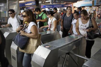 El plan de lucha de los Metrodelegados continúa mañana de 5.30 a 7.30 con un paro en la línea B
