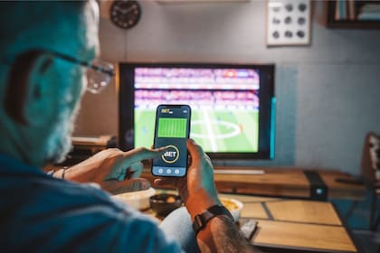 El plan de presupuesto de Murphy propone un aumento de las tasas impositivas para los juegos de azar por internet y las apuestas deportivas en línea del 15% y el 13 %, respectivamente, al 25% (iStock)