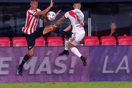 El planchazo de Fernando Tobio sobre Borré