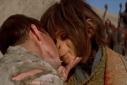 La dupla que terminó protagonizando la remake: Helena Bonham Carter y Mark Wahlberg