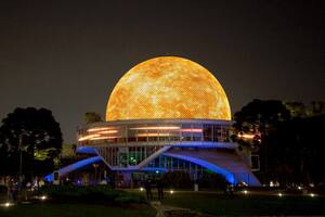 El Planetario abrirá sus puertas para que los vecinos contemplen el eclipse total de Luna de este viernes 14 de marzo