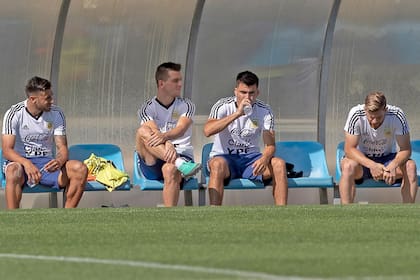 El plantel argentino conmovido por la lesión de Lanzini