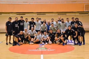 El plantel argentino va por el bicampeonato mundial; el conjunto nacional debuta este martes ante los Estados Unidos, en la Copa del Mundo en Lituania