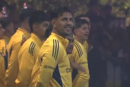 El plantel, con Paredes a la cabeza, se sumó al banderazo que organizaron los hinchas de Boca