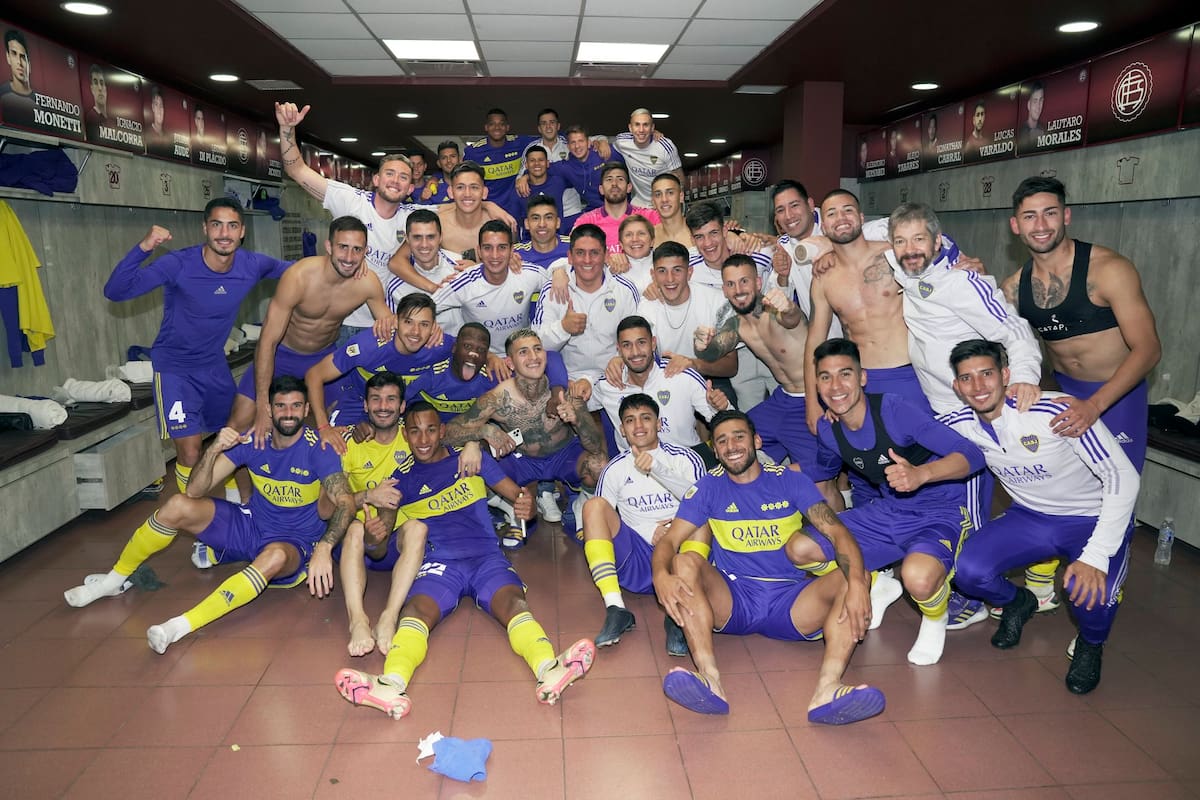 El plantel de Boca y el festejo en el vestuario luego de eliminar a Racing en la cancha de Lanús