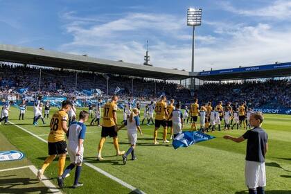 El plantel de Dynamo Dresden quedó en cuarentena preventiva luego de la aparición de ods casos positivos de coronavirus.