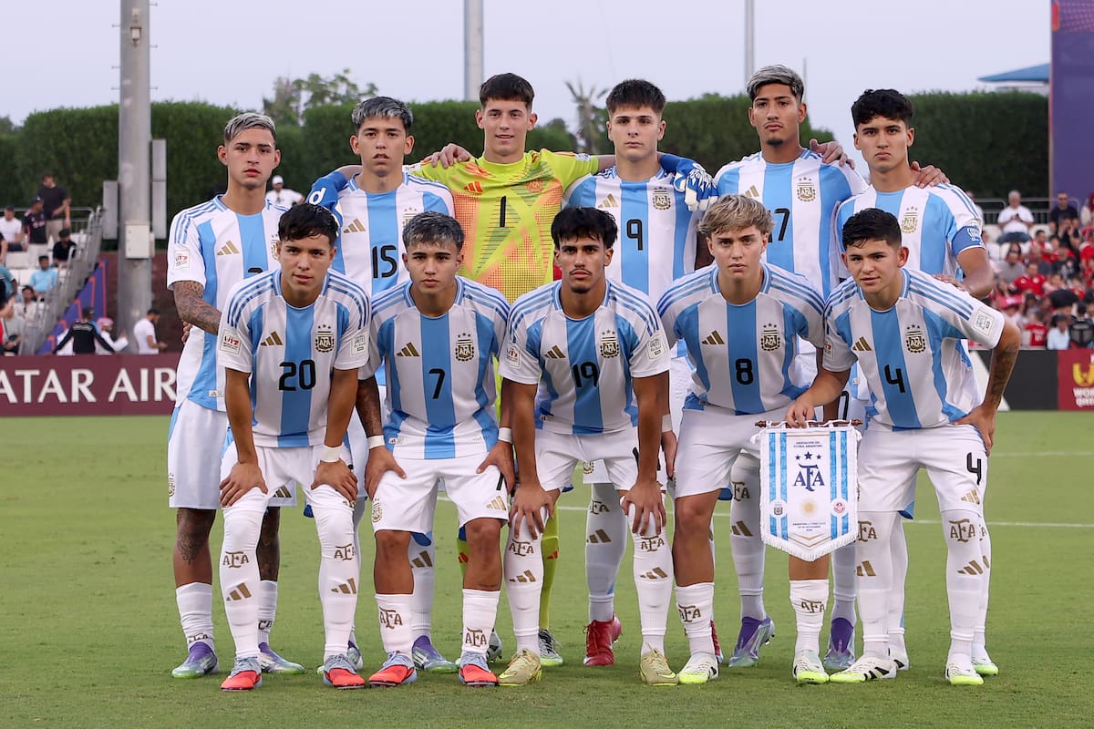 El plantel de la selección argentina Sub 17 es dirigido por Diego Placente