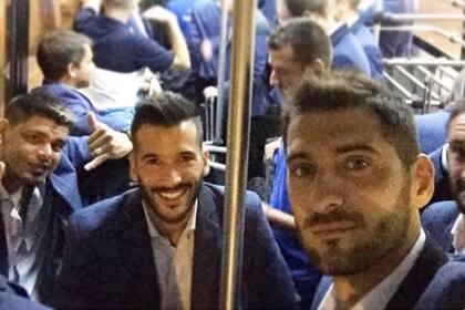 El plantel de Racing en su llegada a Cali