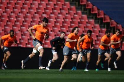 El plantel, en el entrenamiento en Ellis Park de este viernes