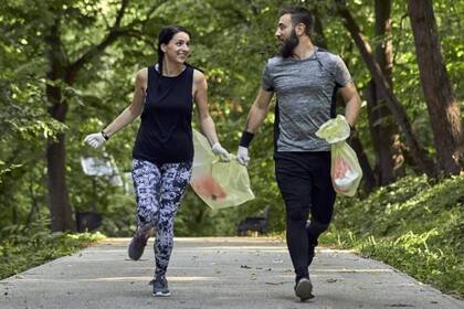 El plogging combina la recolección de basura con el running