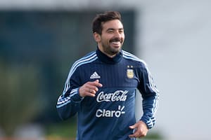 El Pocho Lavezzi sufrió una descompensación cuando fue trasladado a la Argentina