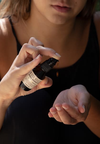 El poder de la rosa mosqueta es tal que en Bioterra directamente lo venden como un aceite vegetal.