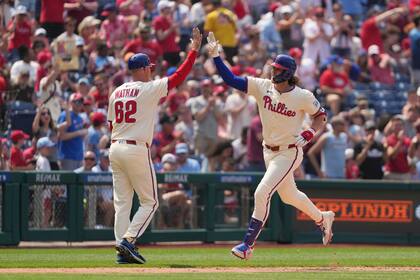 El poder regresa a Filadelfia: Filis aplastan 7-2 a los Cachorros con jonrones y ponches