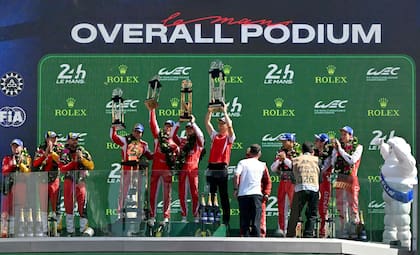 El podio completo de la categoría Hypercar, donde Toyota volvió a dominar en las 24 Horas de Le Mans