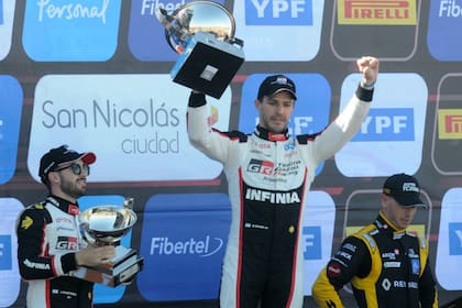 El podio de San Nicolás, con Rossi en lo más alto