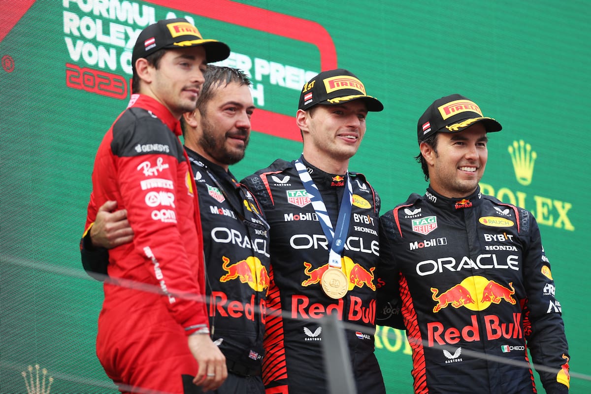 El podio del Gran Premio de Austria, con Max Verstappen, Charles Leclerc y Sergio "Checo" Perez