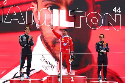 El podio del Gran Premio de Barcelona, con Lewis Hamilton en la cima