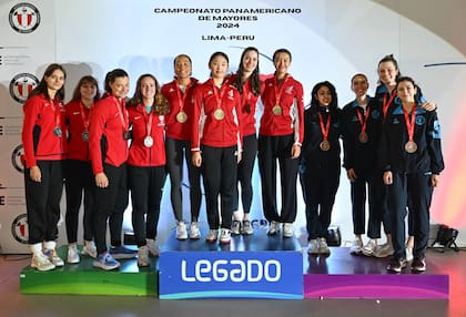 El podio del Panamericano de esgrima, con Canadá (oro), Estados Unidos (plata) y Argentina (bronce)