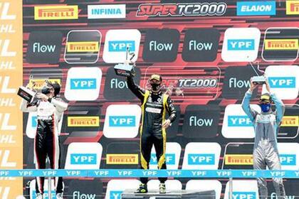 El podio en Río Cuarto, con Pernía y Matías Rossi en lo más alto