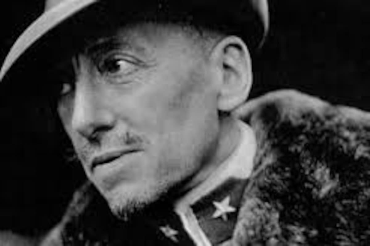 El poeta Gabriele D'Annunzio