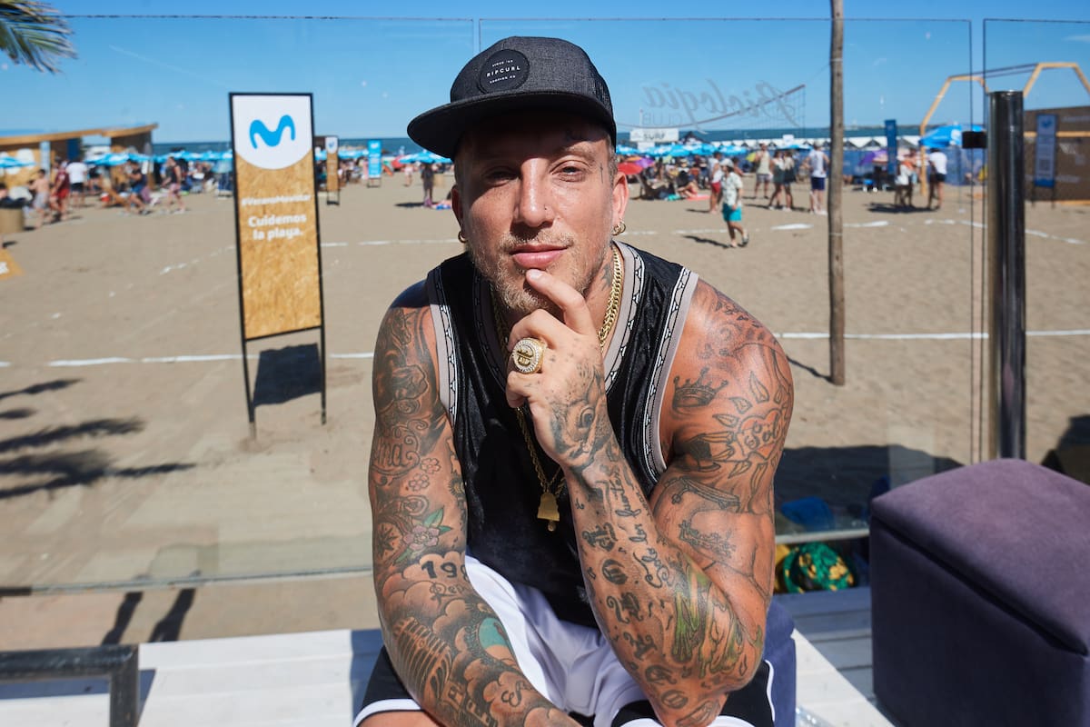 El Polaco dio un show sorpresa en Playa Grande y habló con LA NACION