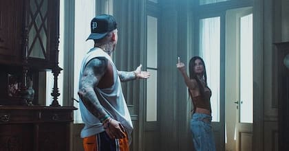 El Polaco y la China Suárez en el videoclip de Ya no quiero verte. Captura/YouTube