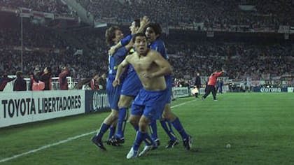 El polémico gesto de Tevez en el Monumental
