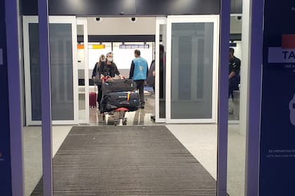 El polémico laboratorio LabPax continúa operando en Aeroparque.