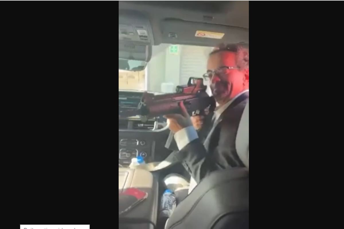 El polémico video del embajador británico en México, Jon Benjamin