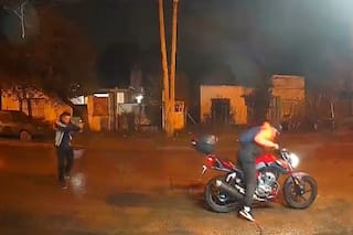 Excarcelaron al policía que mató a tiros al ladrón que intentó robarle la moto