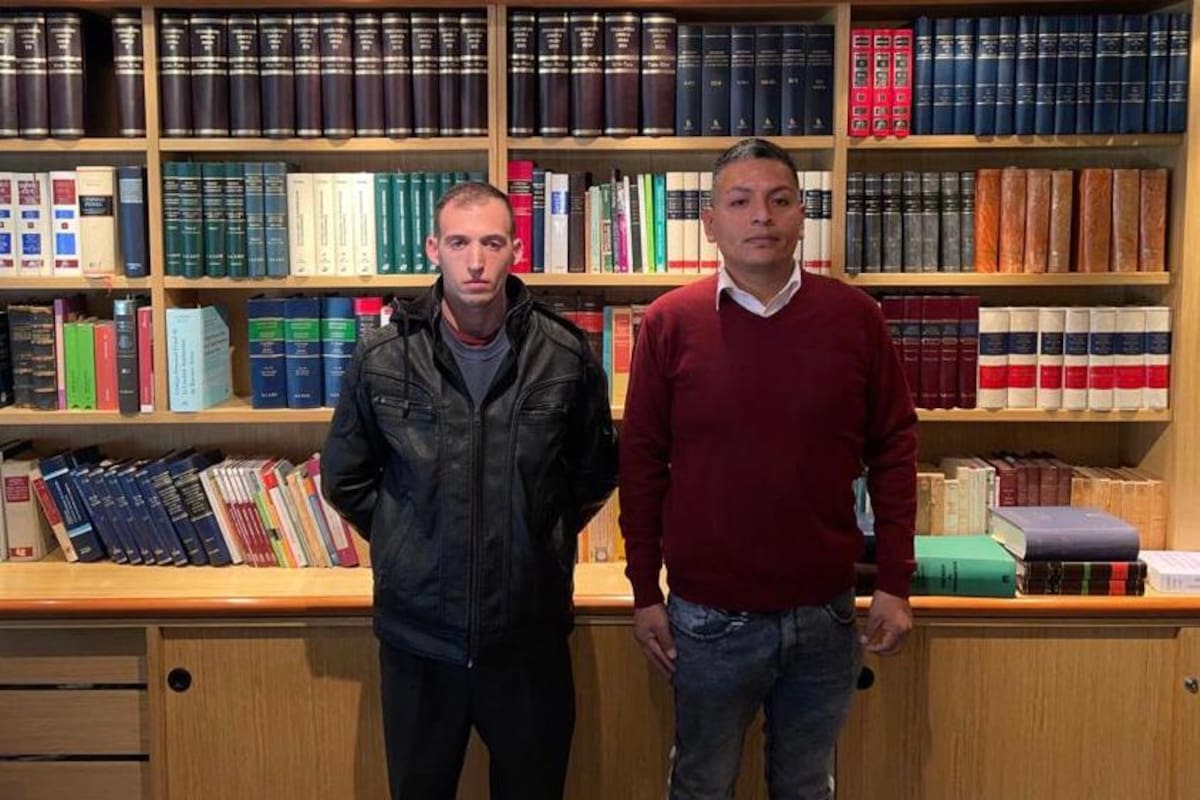 El policía Facundo Amendolara se reunió ayer con su colega Luis Chocobar, en la oficina del abogado Fernando Soto