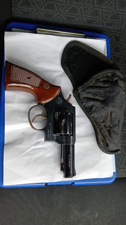 El policía federal retirado detenido por matar a un vecino y la supuesta arma homicida