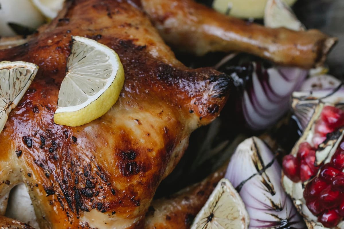 El pollo a la bebida cola es uno de los platos más sencillos de realizar (Foto Pexels)