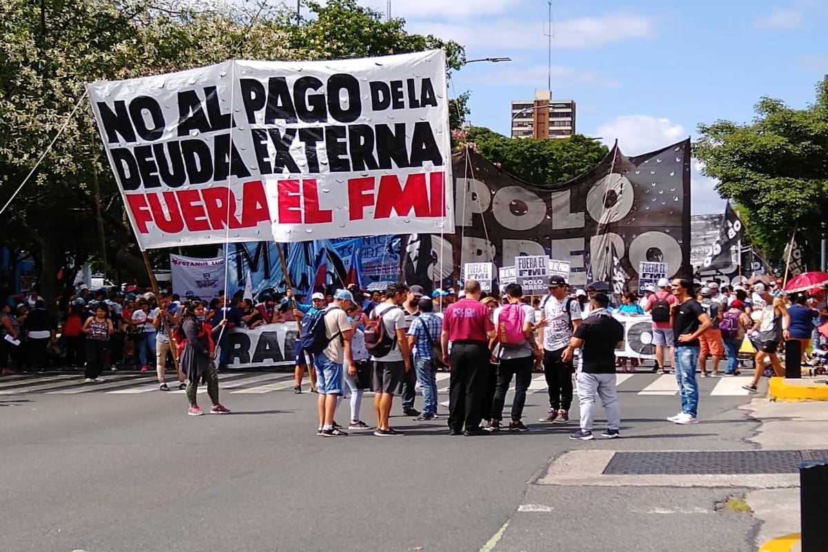 El Polo Obrero se manifestó desde 9 de Julio e Independencia hasta el Ministerio de Desarrollo Social