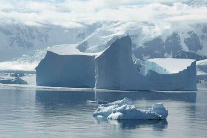 La capa de hielo polar comenzó a disminuir desde 1980 por el cambio climático