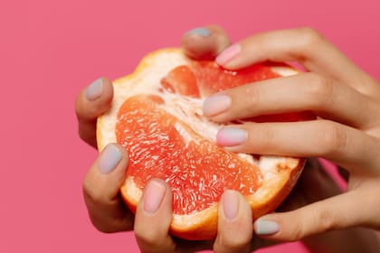 El pomelo posee magnesio, un mineral importante para mantener el equilibrio de azúcar en sangre