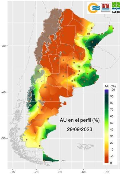 El porcentaje de agua útil en el perfil del suelo, que es la lámina de agua aprovechable por los cultivos