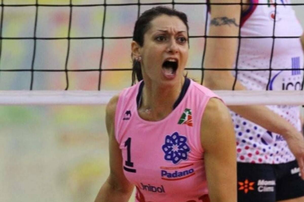 El Pordenone la acusa de esconder su intención de tener hijos en el momento de la firma del contrato