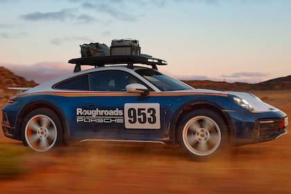 El Porsche 911 Dakar lleva los colores de la generación 953 que usó Jackie Icks en 1984