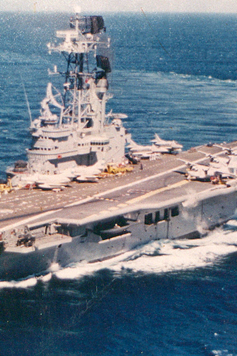 El portaaviones 25 de mayo