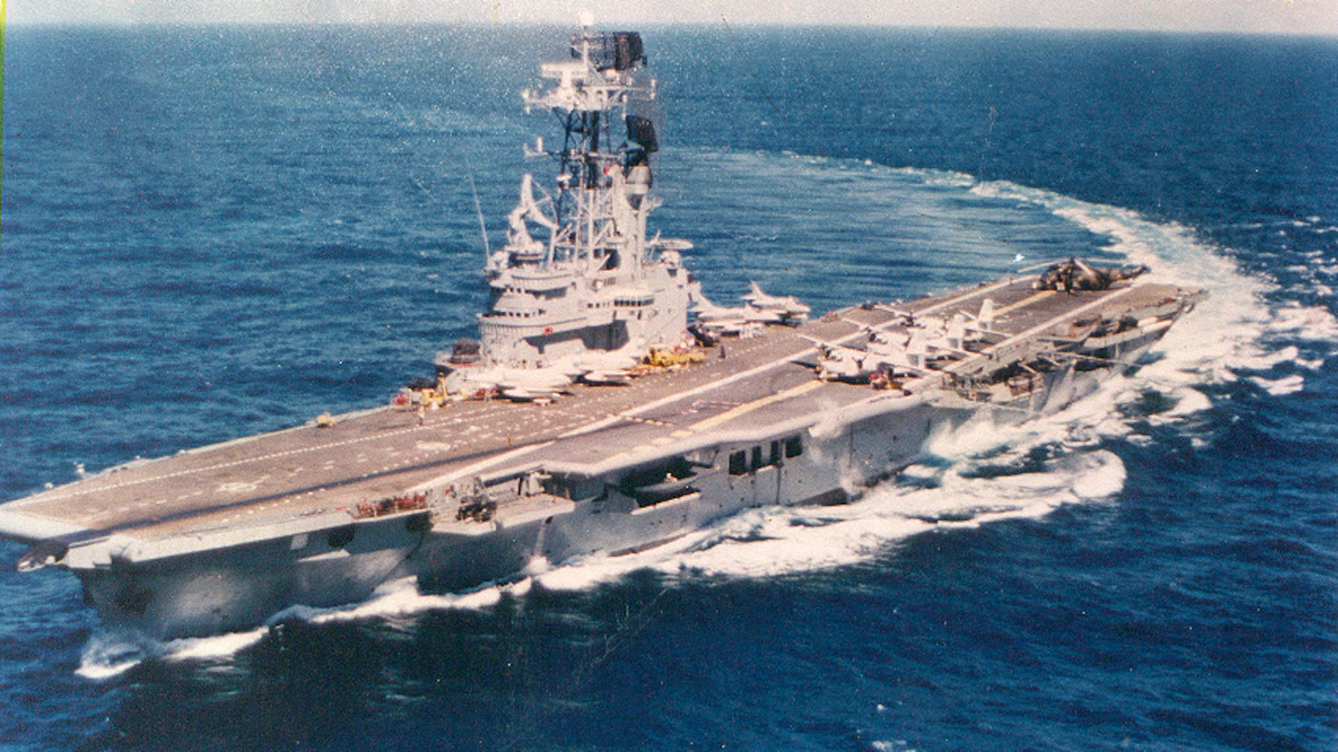 El portaaviones ARA 25 de mayo