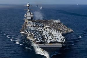 El portaaviones Ford aguarda en el Caribe frente a las costas de Venezuela.