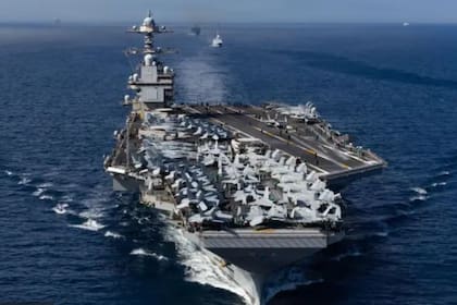 El portaaviones Ford aguarda en el Caribe frente a las costas de Venezuela.