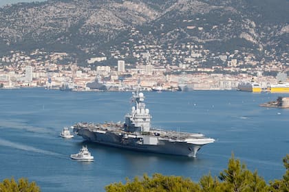 El portaaviones francés Charles-de-Gaulle va a ser repatriado antes de lo previsto